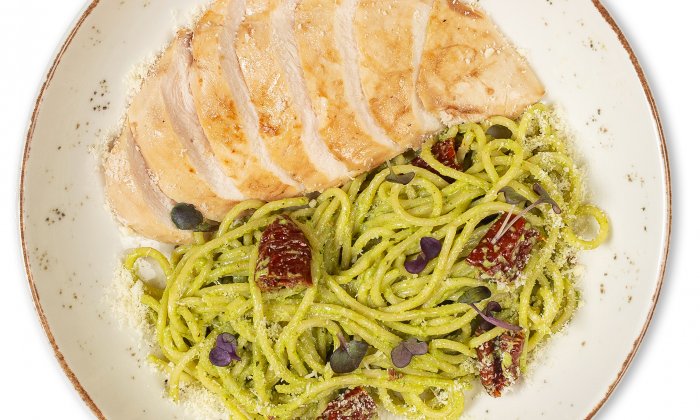 Паста цыпленок песто
