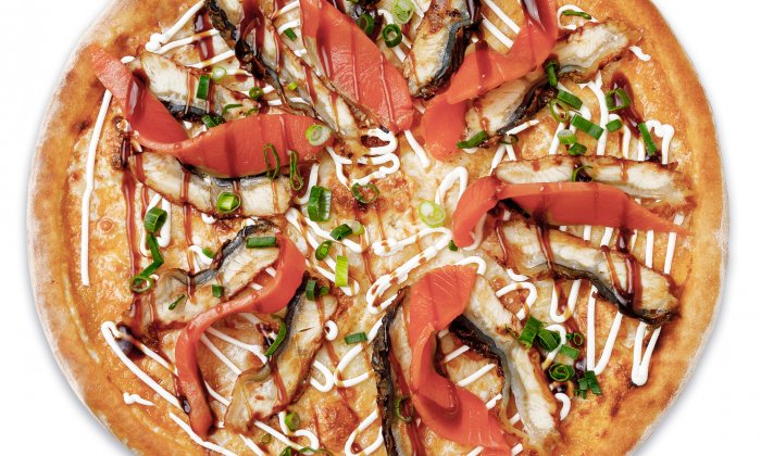 Пицца с  угрем и неркой