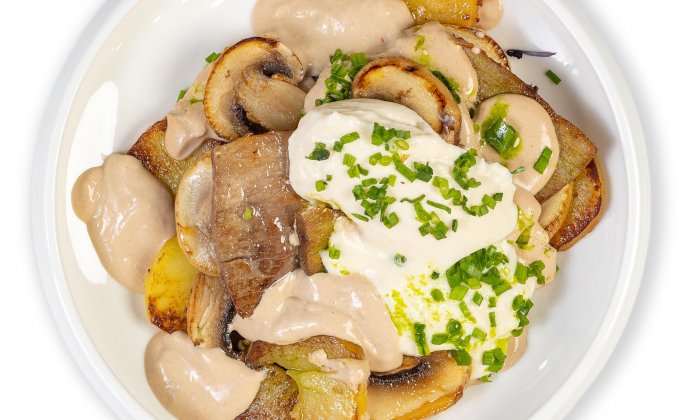 Говядина с печёным картофелем