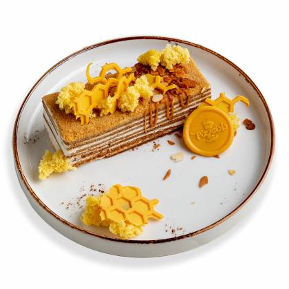 Пирожное "Медовик"